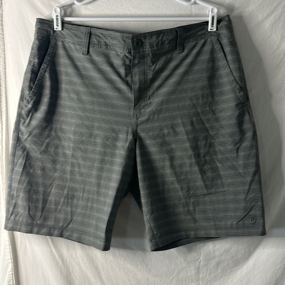 Hang 10 men’s swim trunks size 40